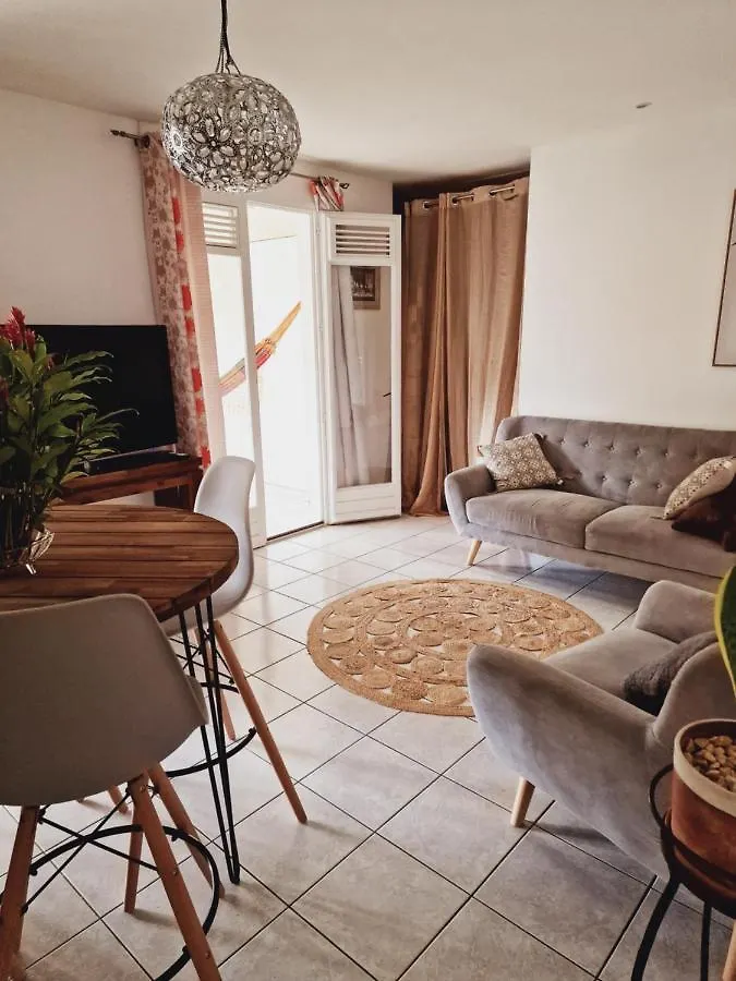 Madie Apartamento Lamentin 0*,  Guadalupe
